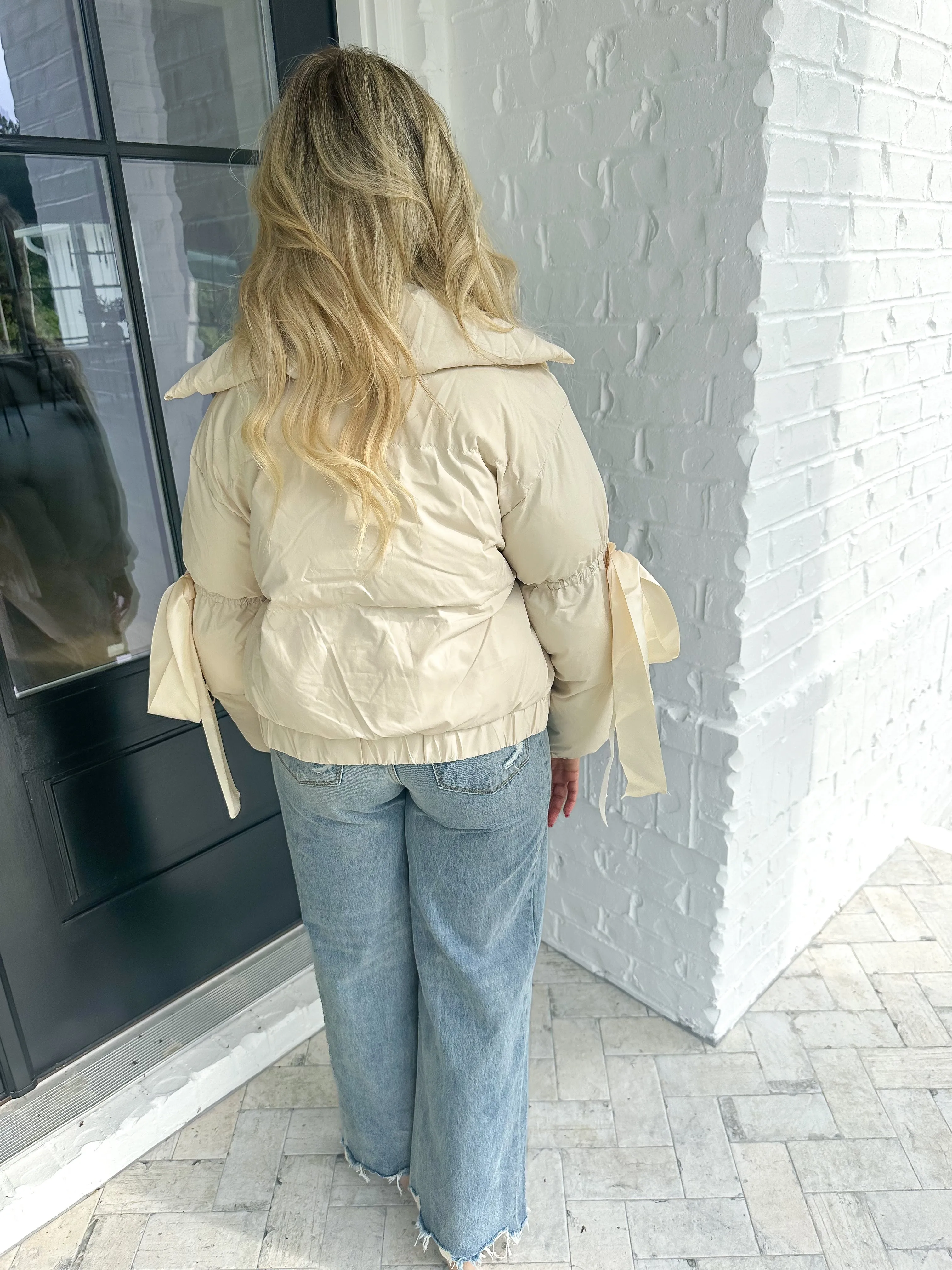 Cream Bow Puffer
